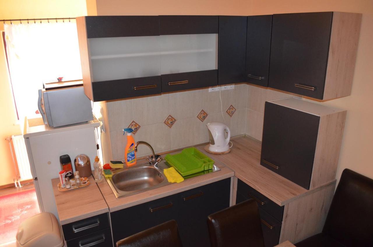 Holdfenyszallas Bed & Breakfast Szeged Bagian luar foto