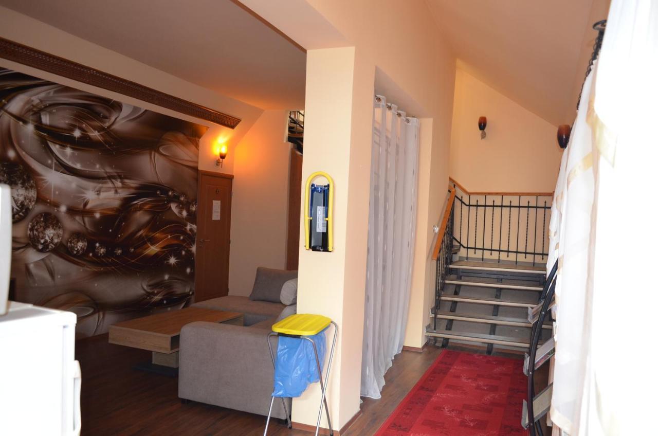 Holdfenyszallas Bed & Breakfast Szeged Bagian luar foto