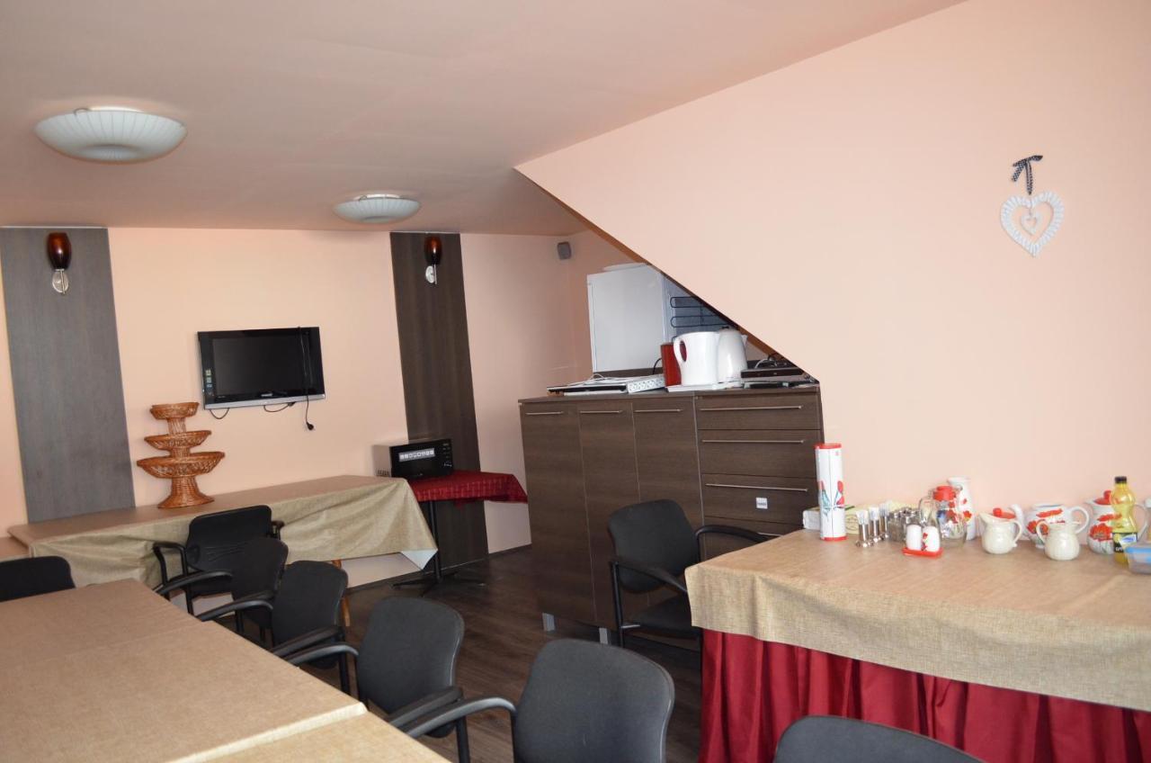 Holdfenyszallas Bed & Breakfast Szeged Bagian luar foto