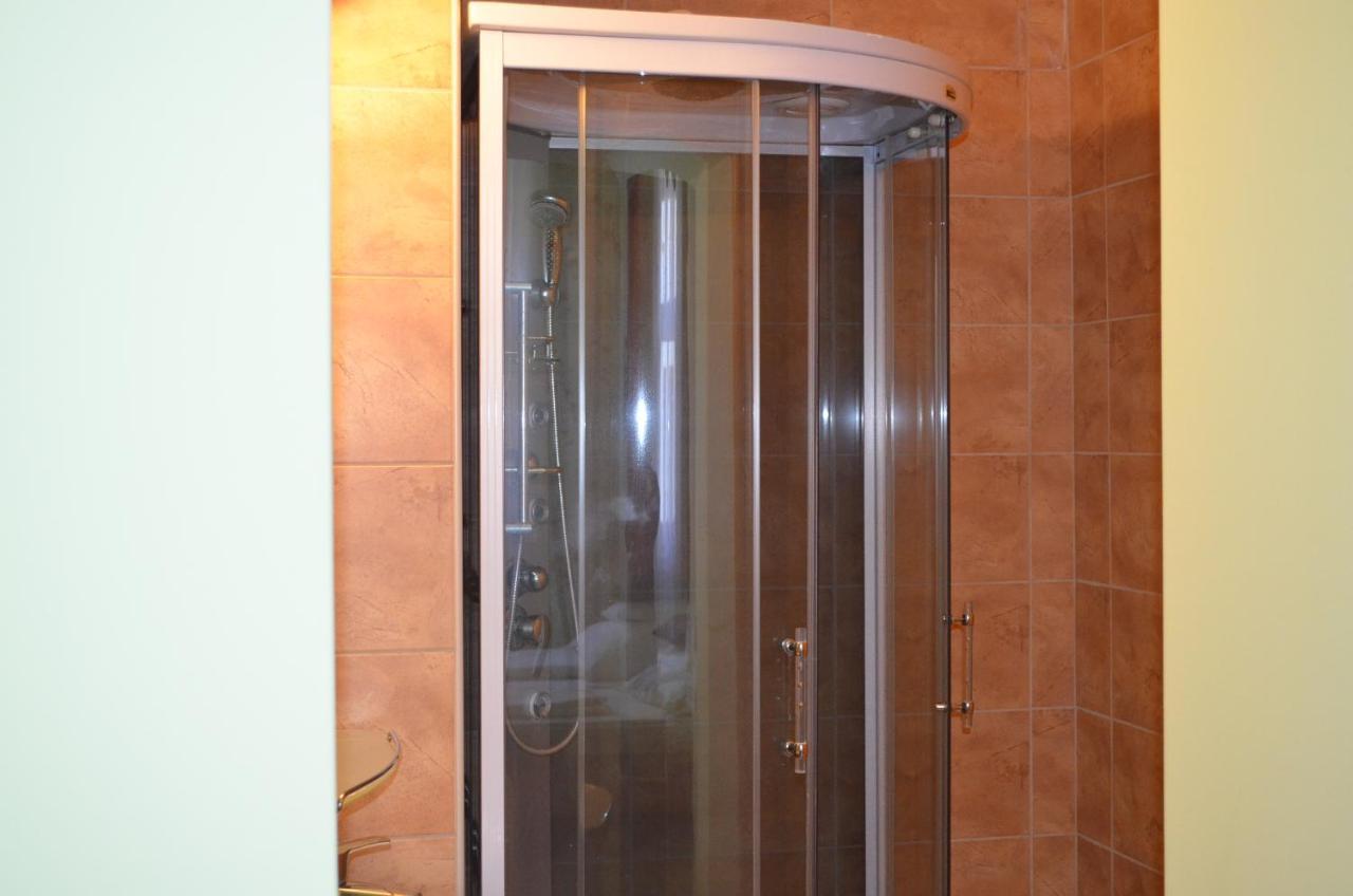 Holdfenyszallas Bed & Breakfast Szeged Bagian luar foto