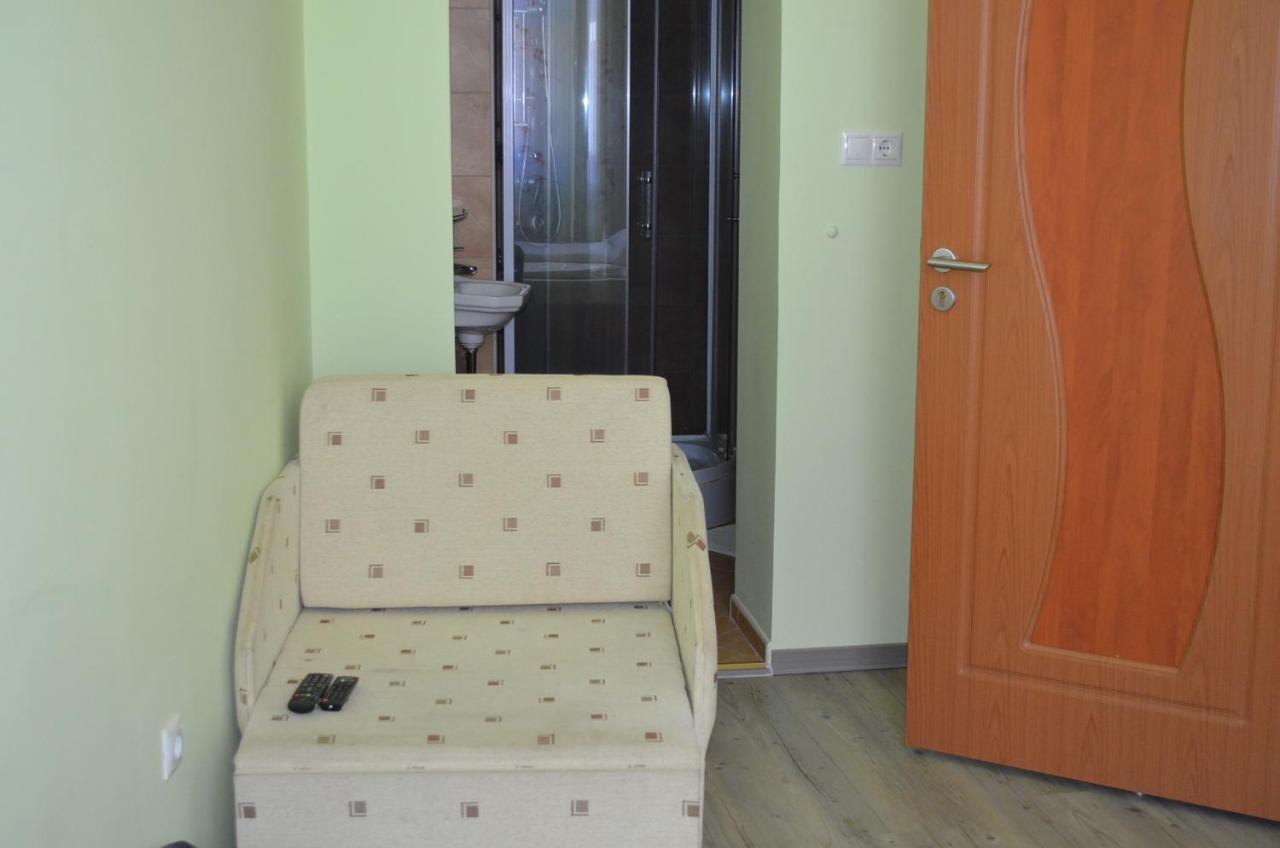 Holdfenyszallas Bed & Breakfast Szeged Bagian luar foto