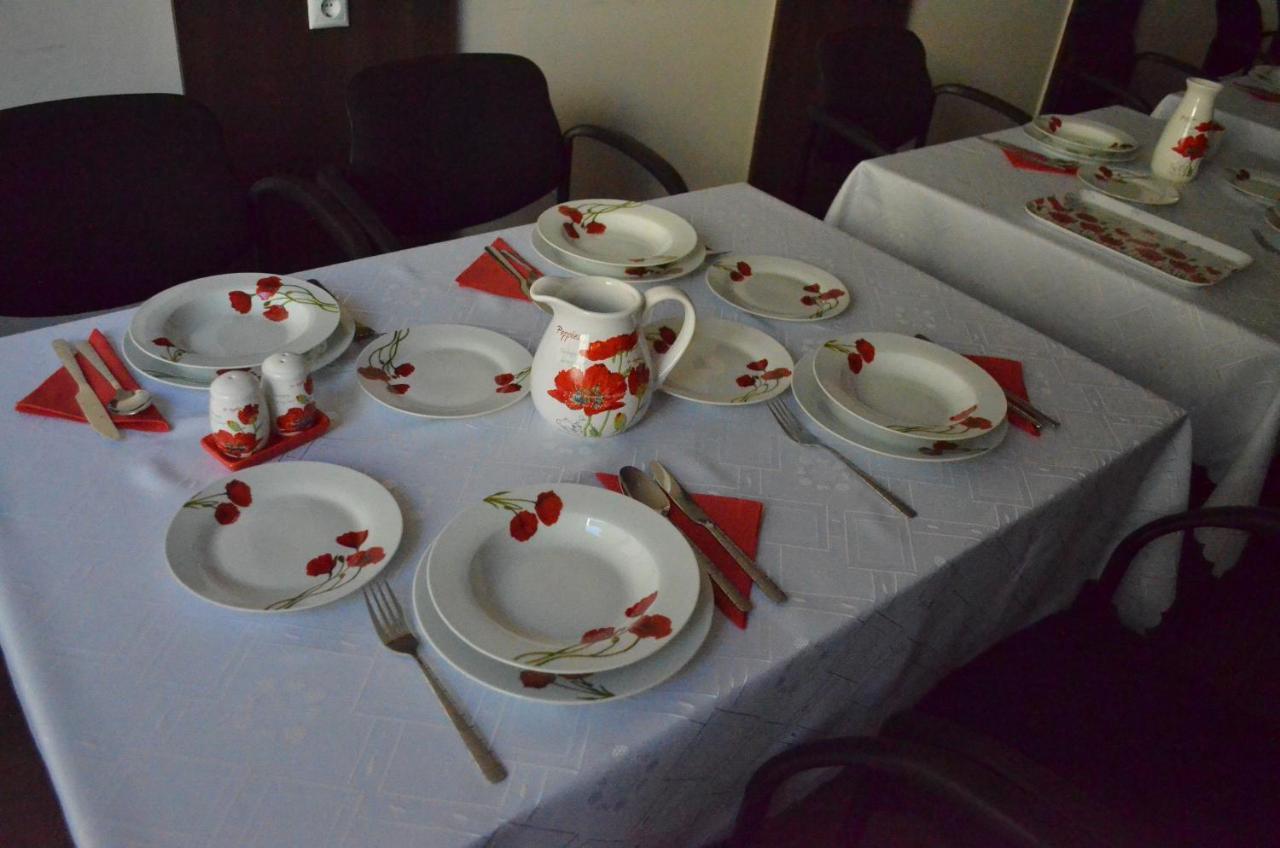 Holdfenyszallas Bed & Breakfast Szeged Bagian luar foto